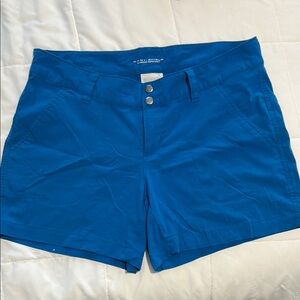 Columbia Blue Cargo Shorts with Relaxed Fit
